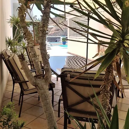 Villa 4 * A Beautiful Villa With Private Solar Heated Pool, Air-Conditioned & Wi Fi * Maspalomas (Gran Canaria)