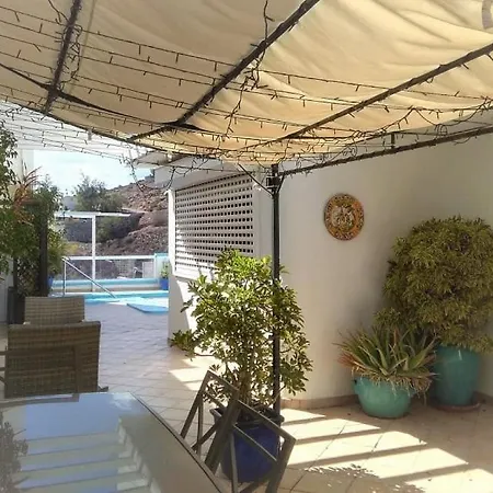 Villa Villa 4 * A Beautiful Villa With Private Solar Heated Pool, Air-Conditioned & Wi Fi *